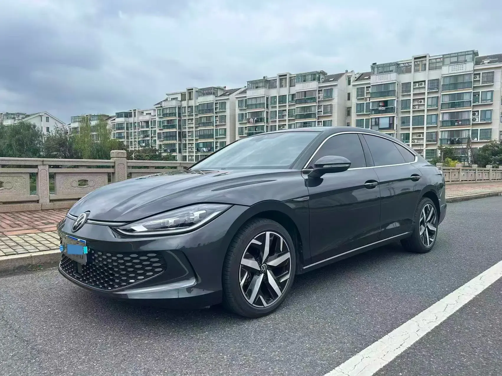 2023 VOLKSWAGEN LAMANDO view 1