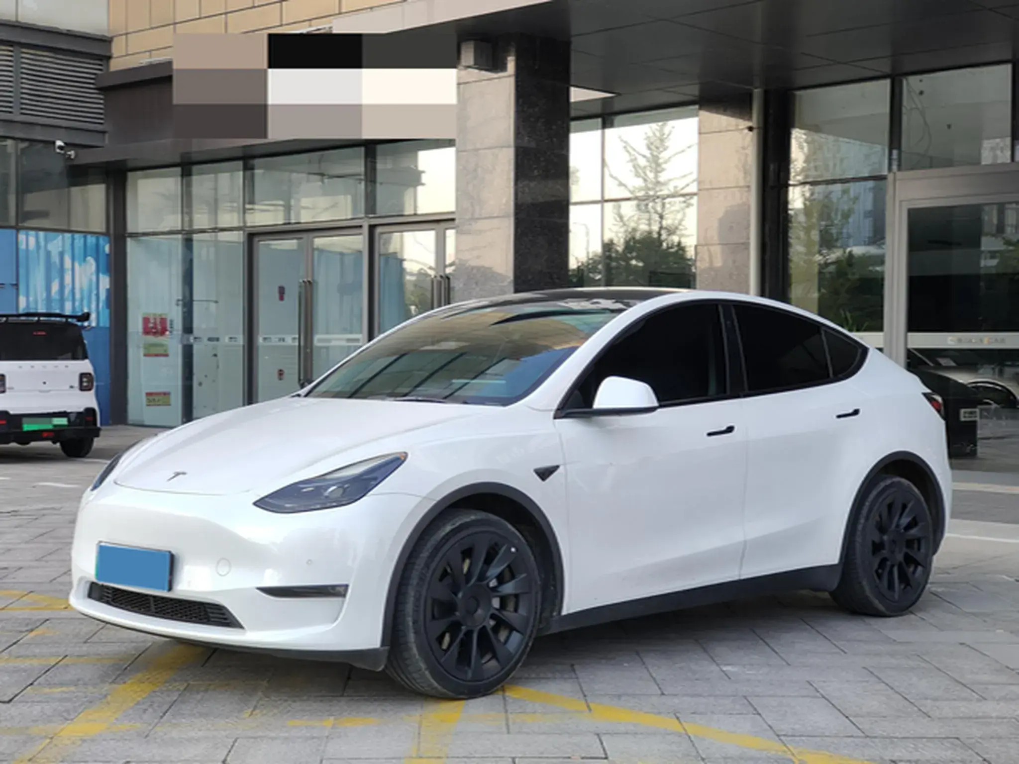 2022 TESLA MODEL view 1