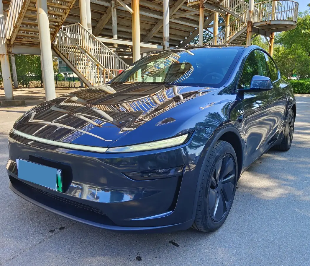 2025 Tesla Model Y BEV 78.4KWH