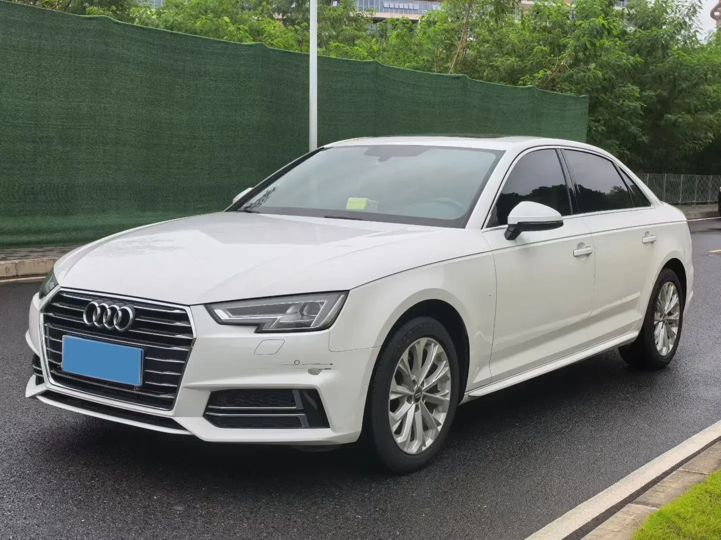 2019 AUDI A4L view 1