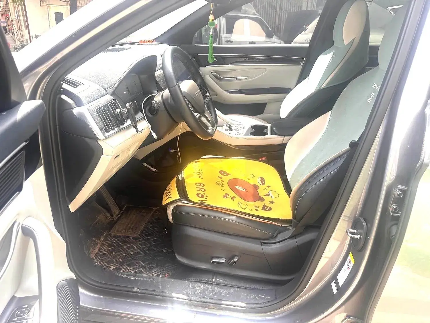 2023 BYD SONG thumbnail 3