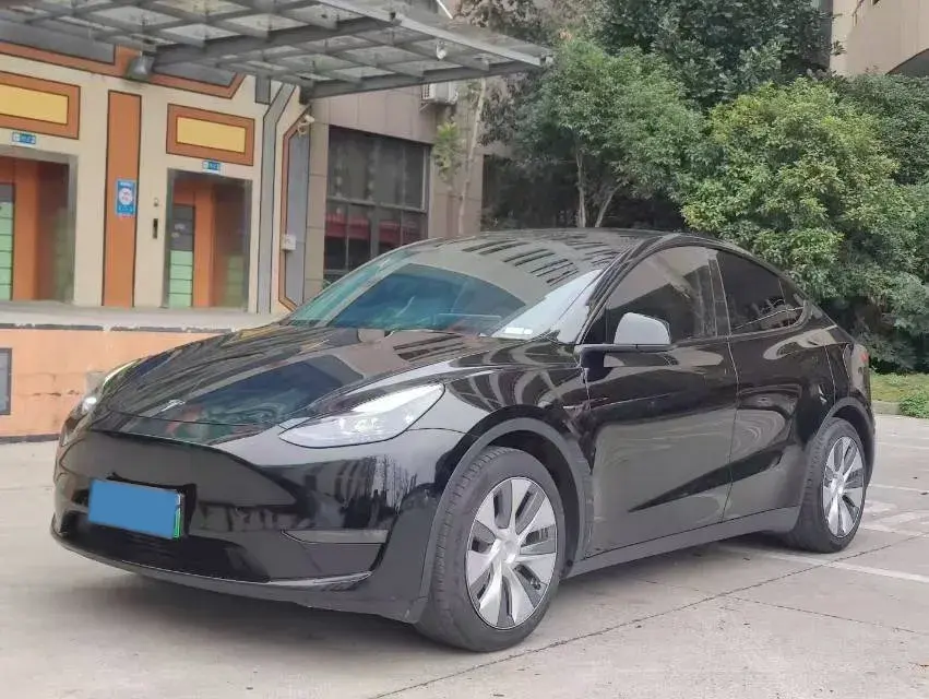 2022 TESLA MODEL view 1
