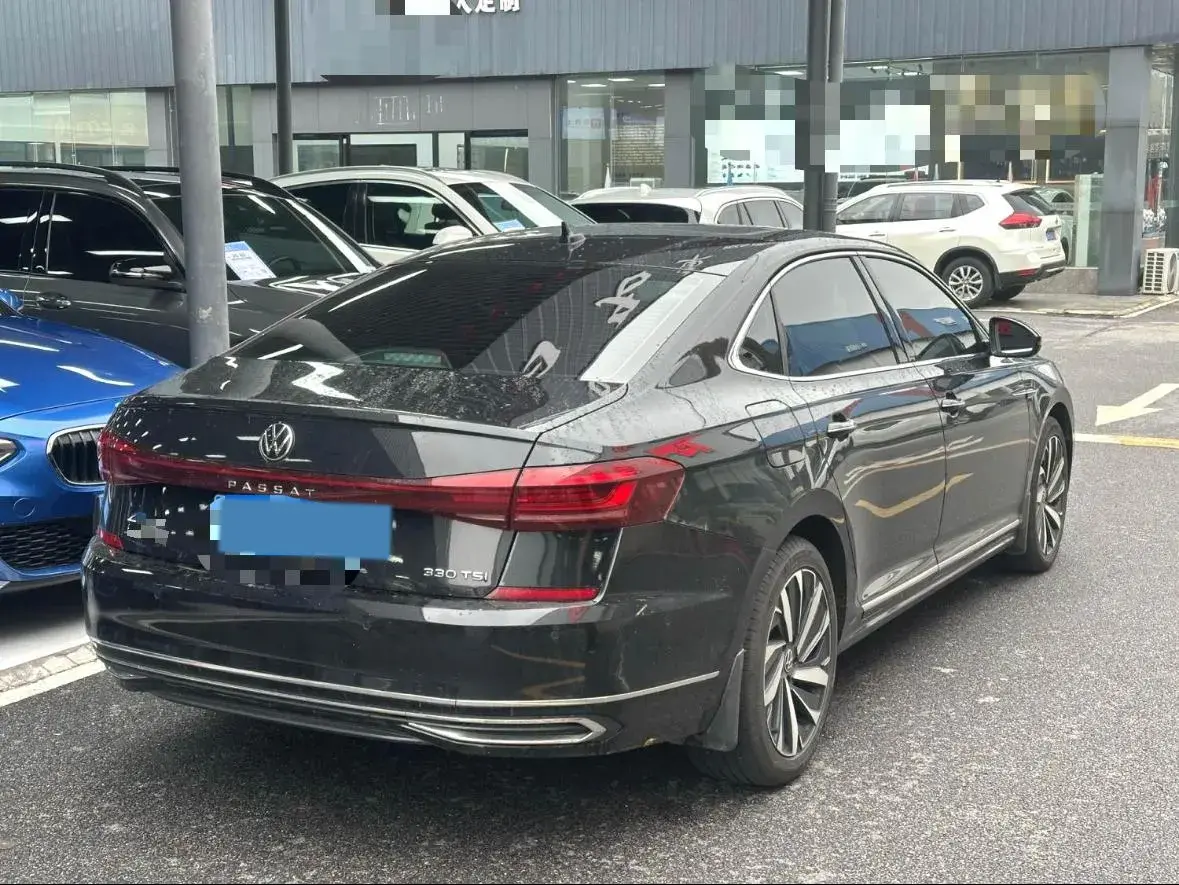 2023 VOLKSWAGEN PASSAT thumbnail 4