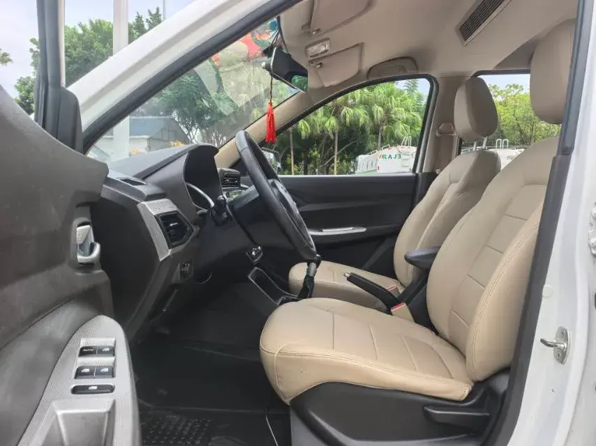 2019 WULING HONGGUANG thumbnail 4