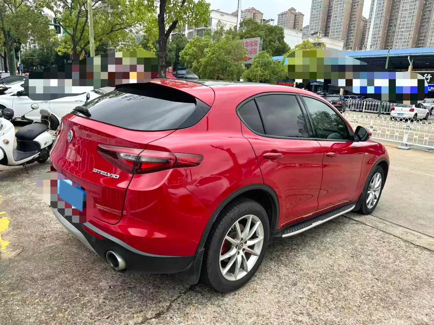 2017 ALFA ROMEO thumbnail 3