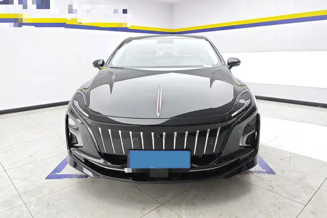 2023 HONGQI E-QM5 thumbnail 2