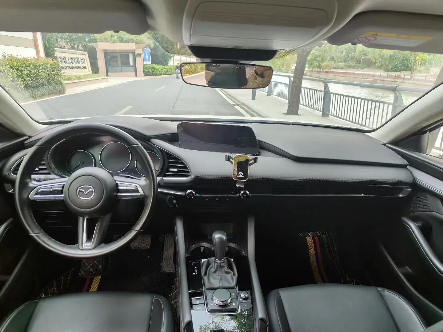 2023 MAZDA 3 thumbnail 3