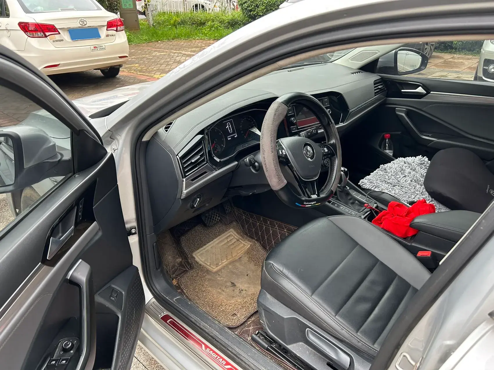 2019 VOLKSWAGEN SAGITAR thumbnail 4