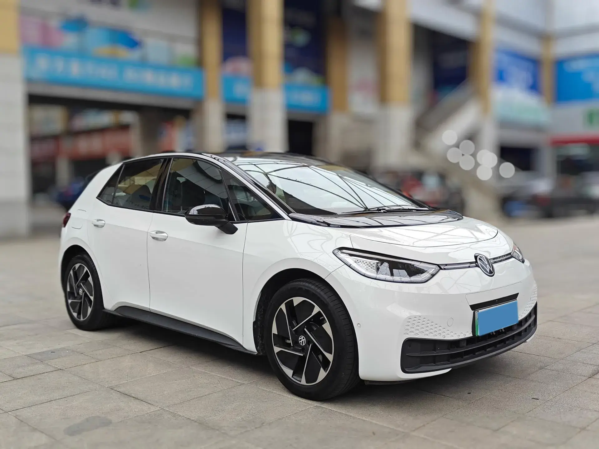 2025 VOLKSWAGEN ID.3 thumbnail 3