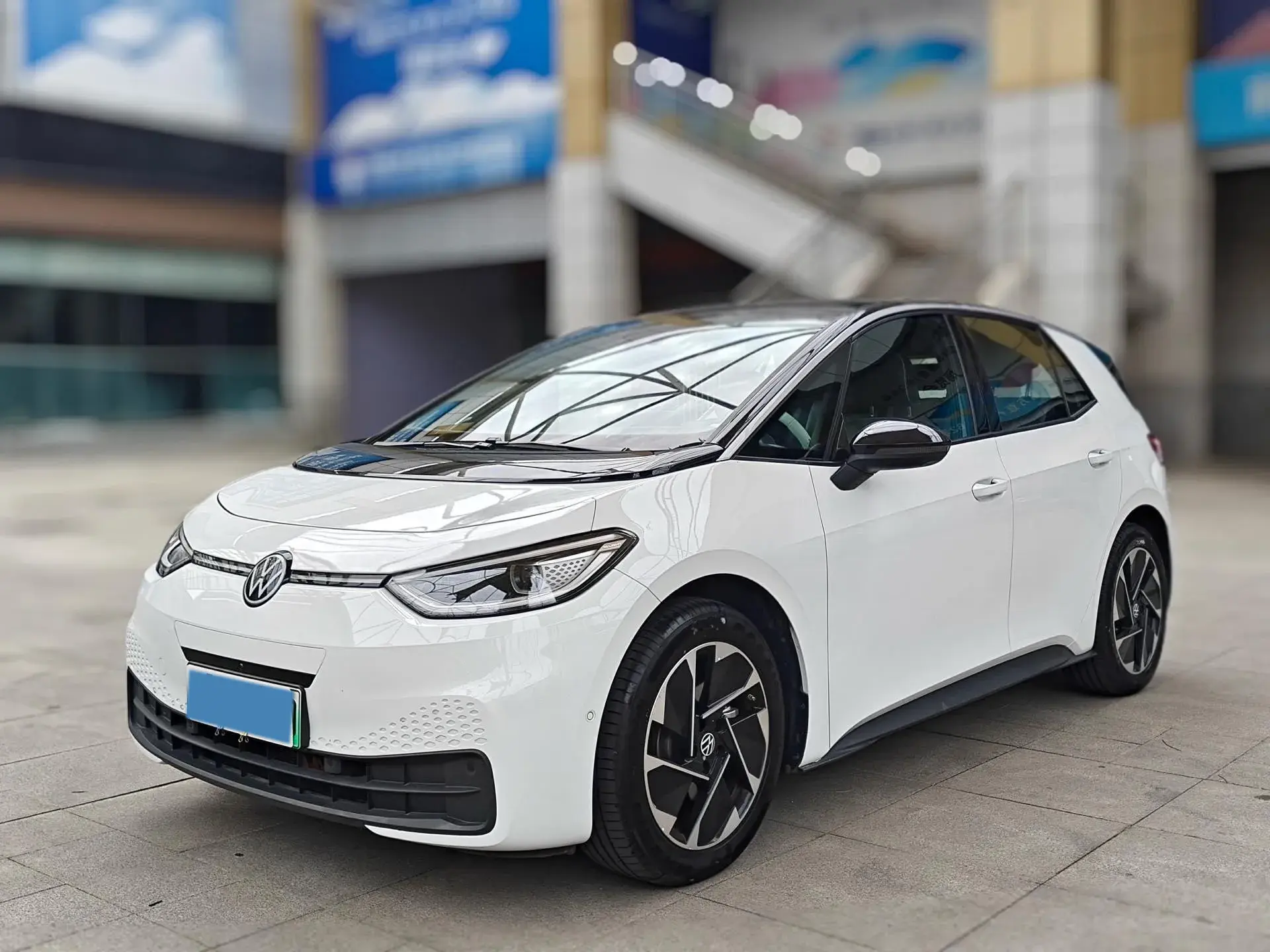 2025 VOLKSWAGEN ID.3 view 1