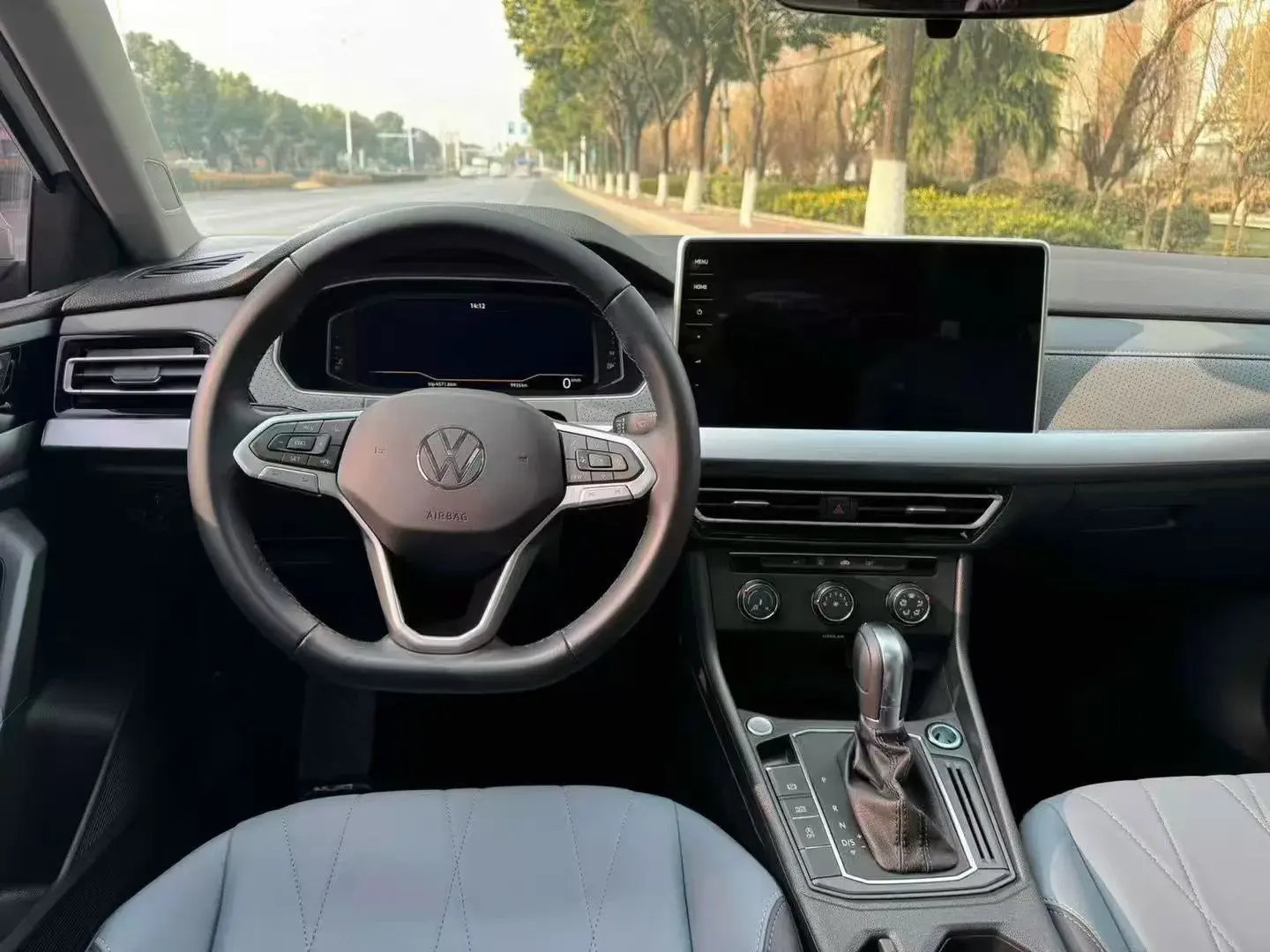 2023 VOLKSWAGEN LAVIDA thumbnail 3