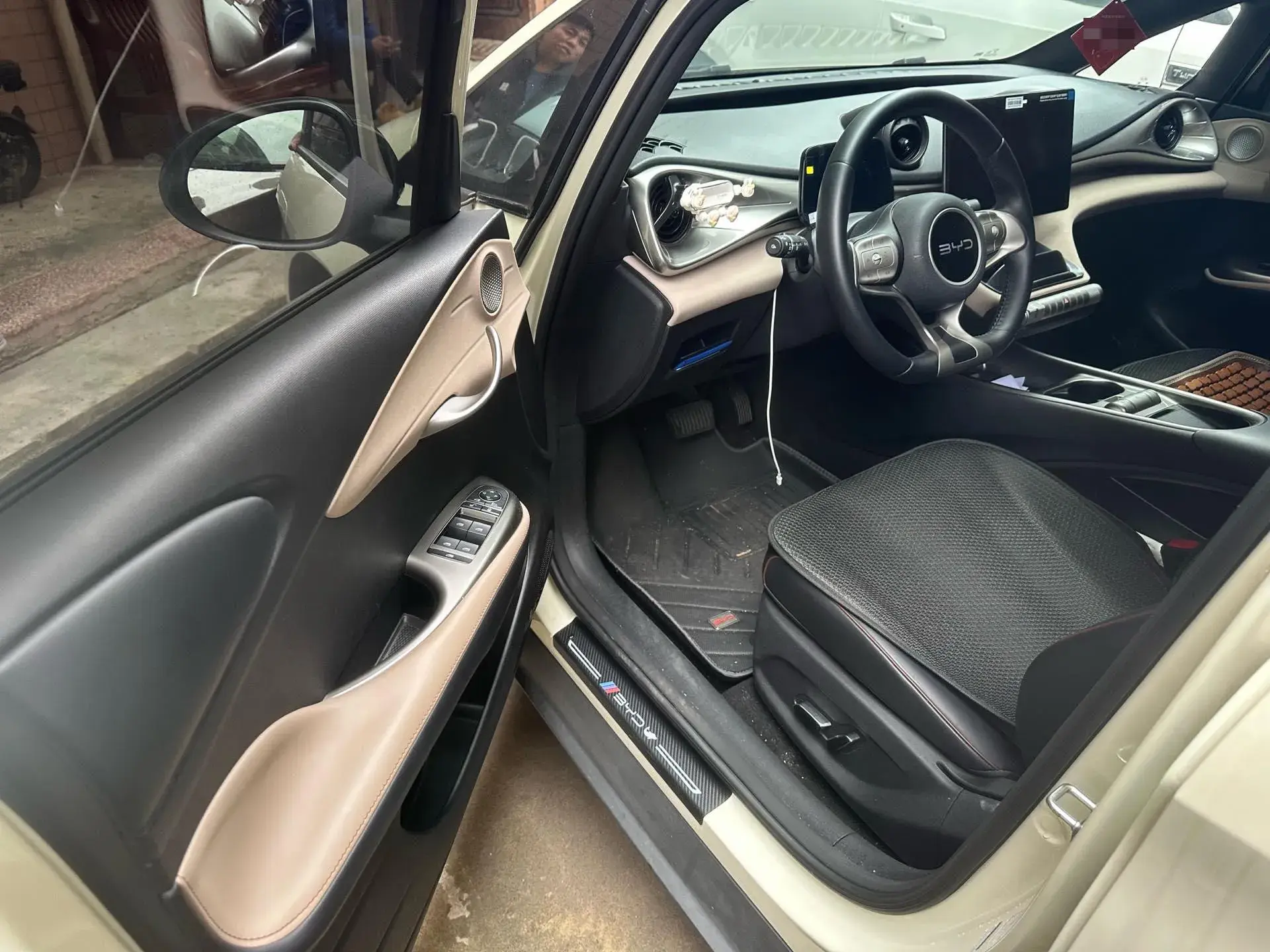 2025 BYD DOLPHIN thumbnail 3