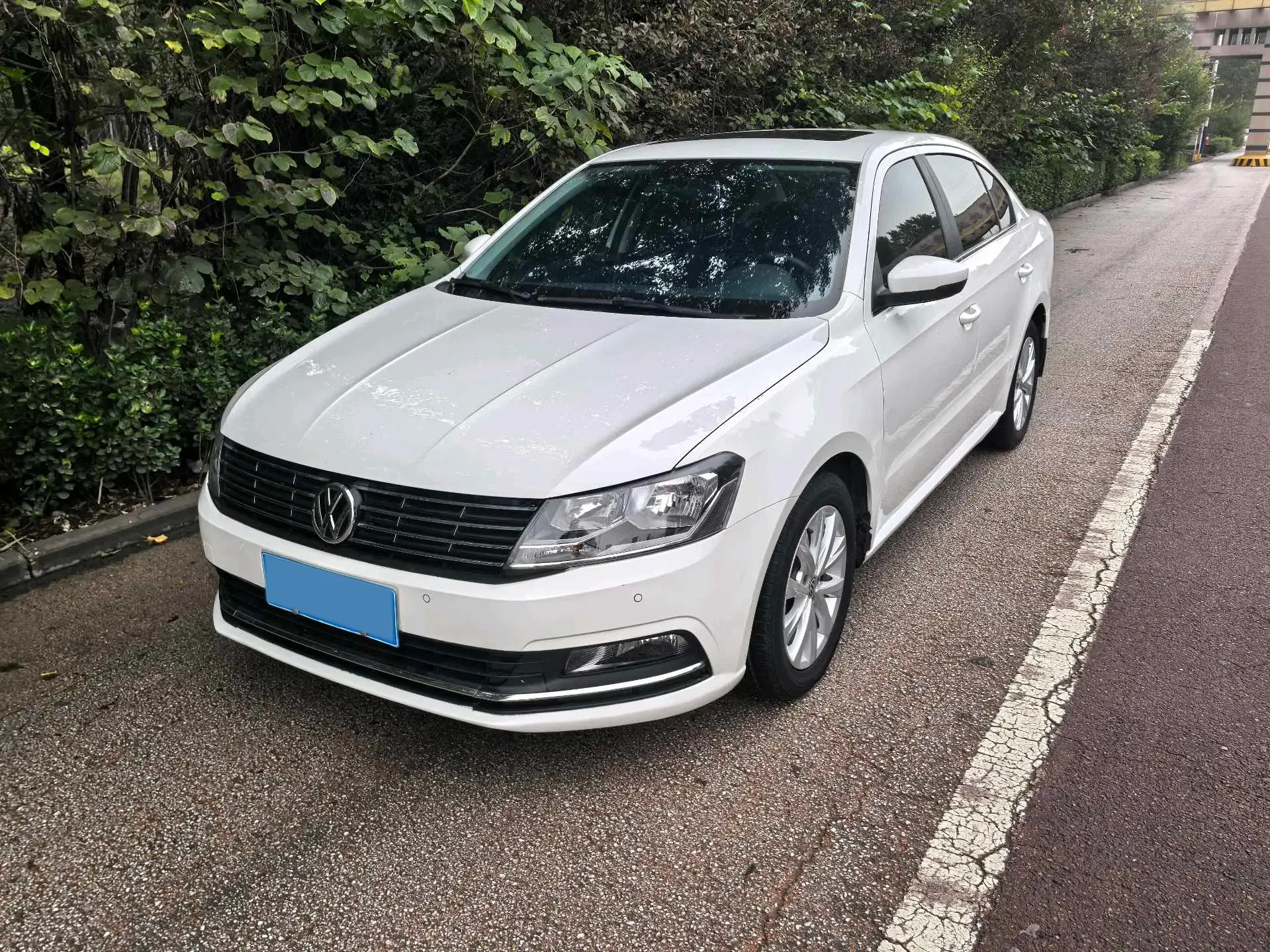 2017 VOLKSWAGEN LAVIDA view 1