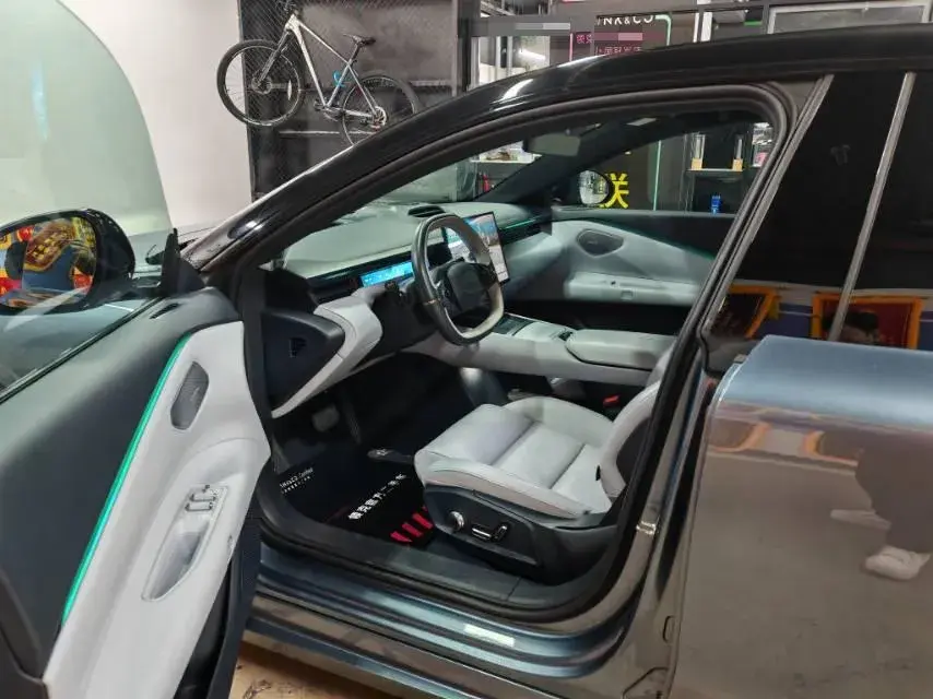 2024 LYNK&CO Z10 thumbnail 3