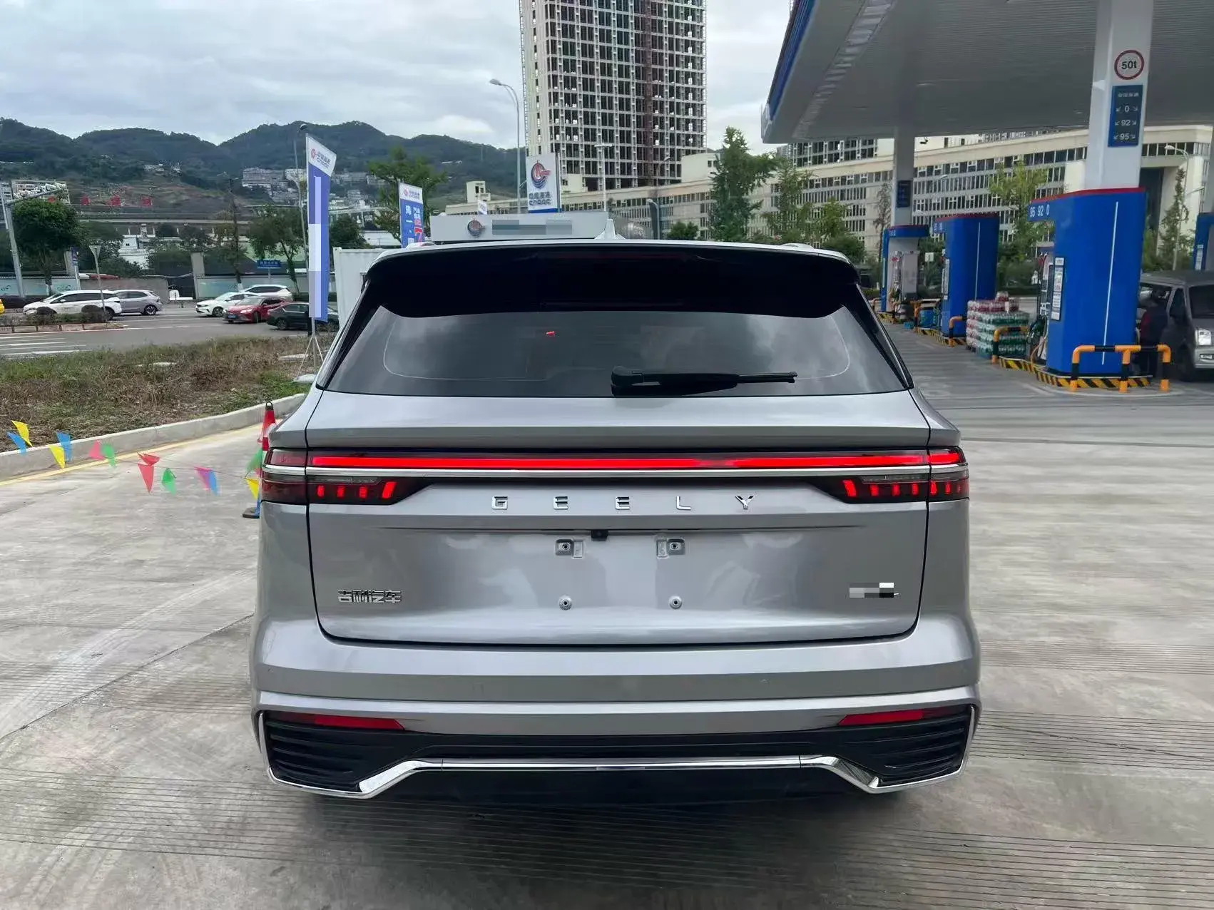 2021 GEELY MONJARO thumbnail 4