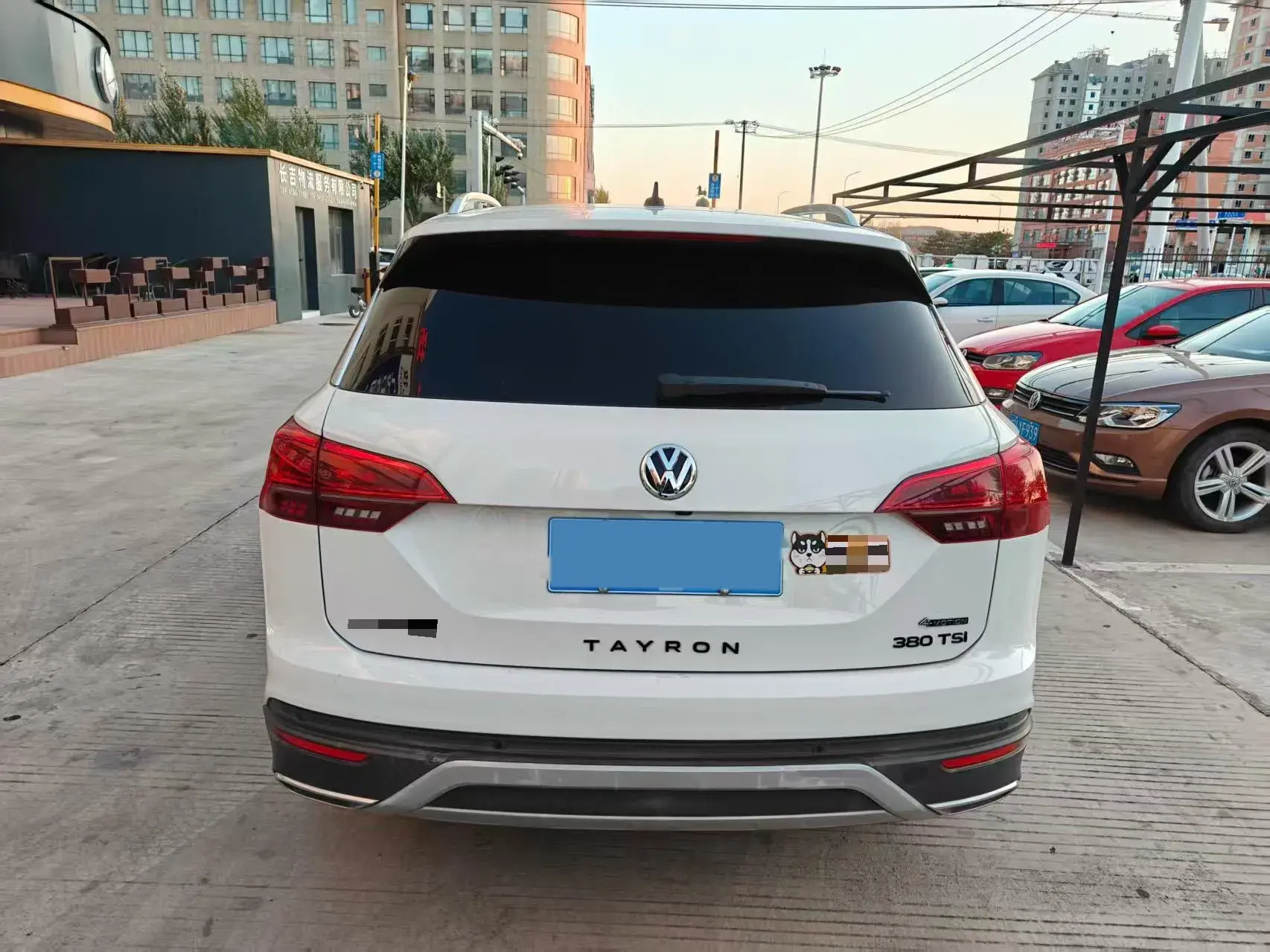 2019 VOLKSWAGEN TAYRON thumbnail 4