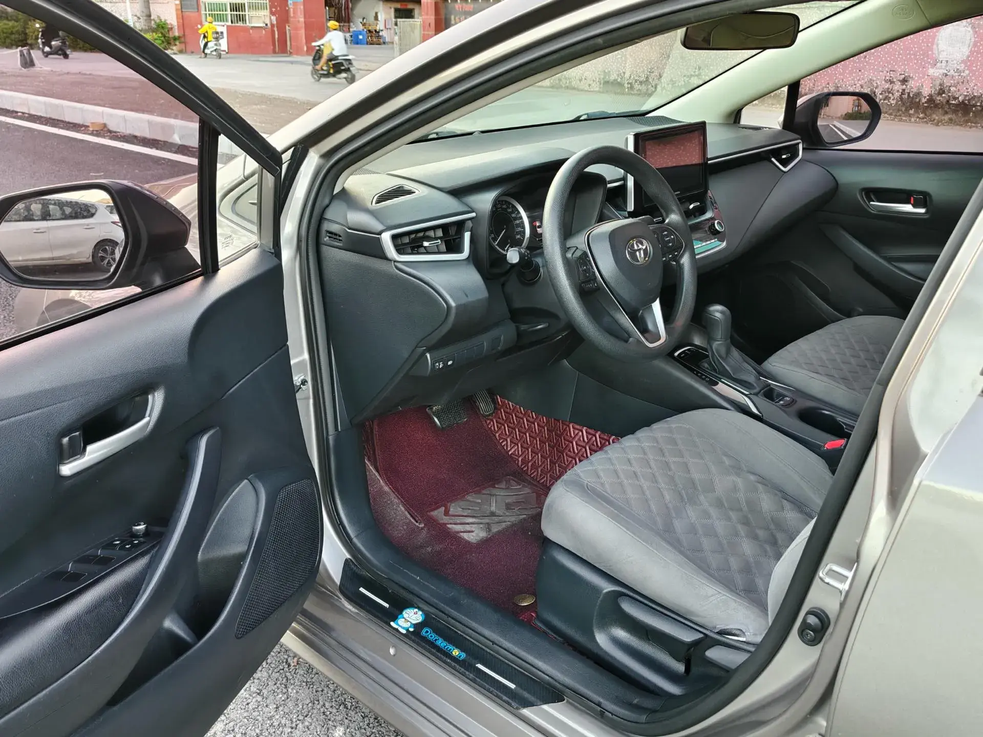 2019 TOYOTA COROLLA thumbnail 4