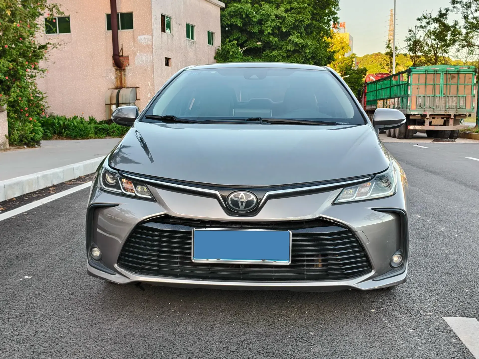 2019 TOYOTA COROLLA thumbnail 2