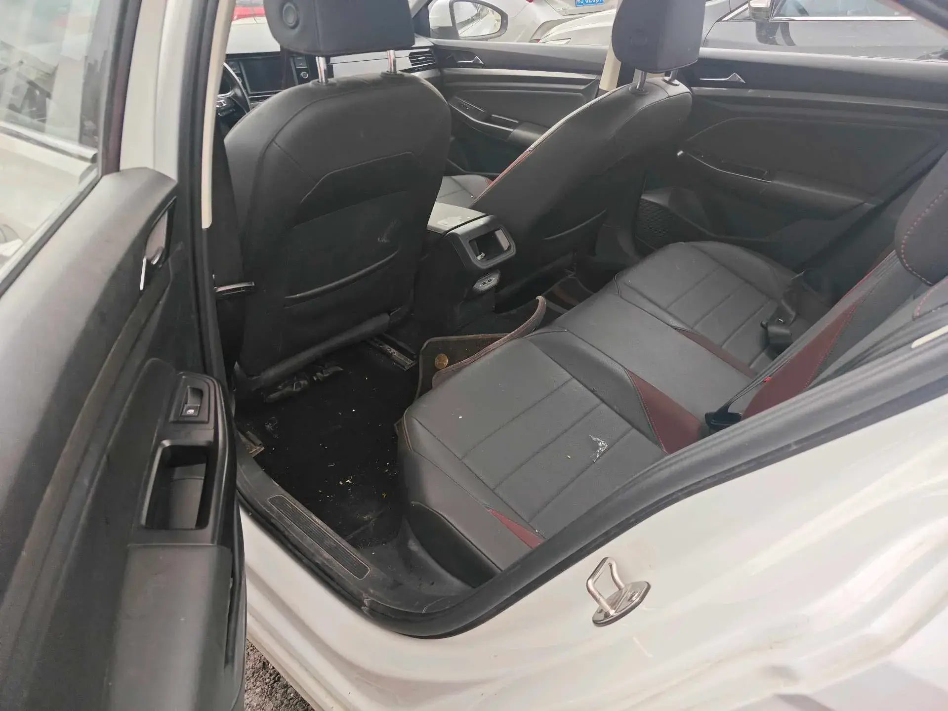 2019 VOLKSWAGEN BORA thumbnail 4