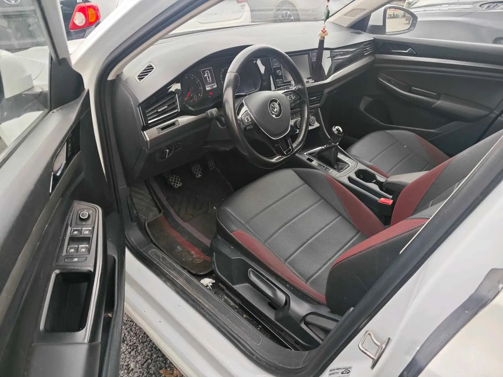 2019 VOLKSWAGEN BORA thumbnail 3