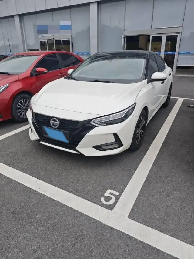 2021 NISSAN SYLPHY view 1