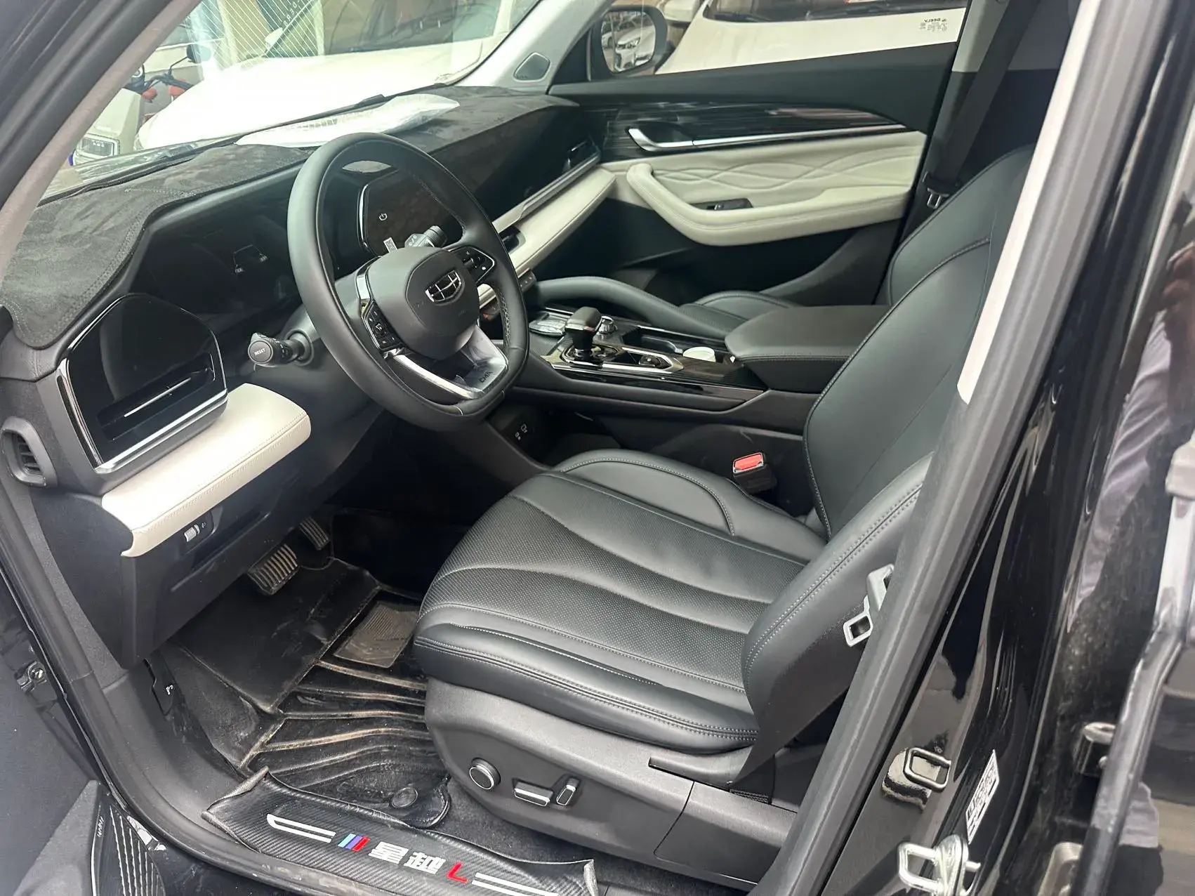 2023 GEELY MONJARO thumbnail 2