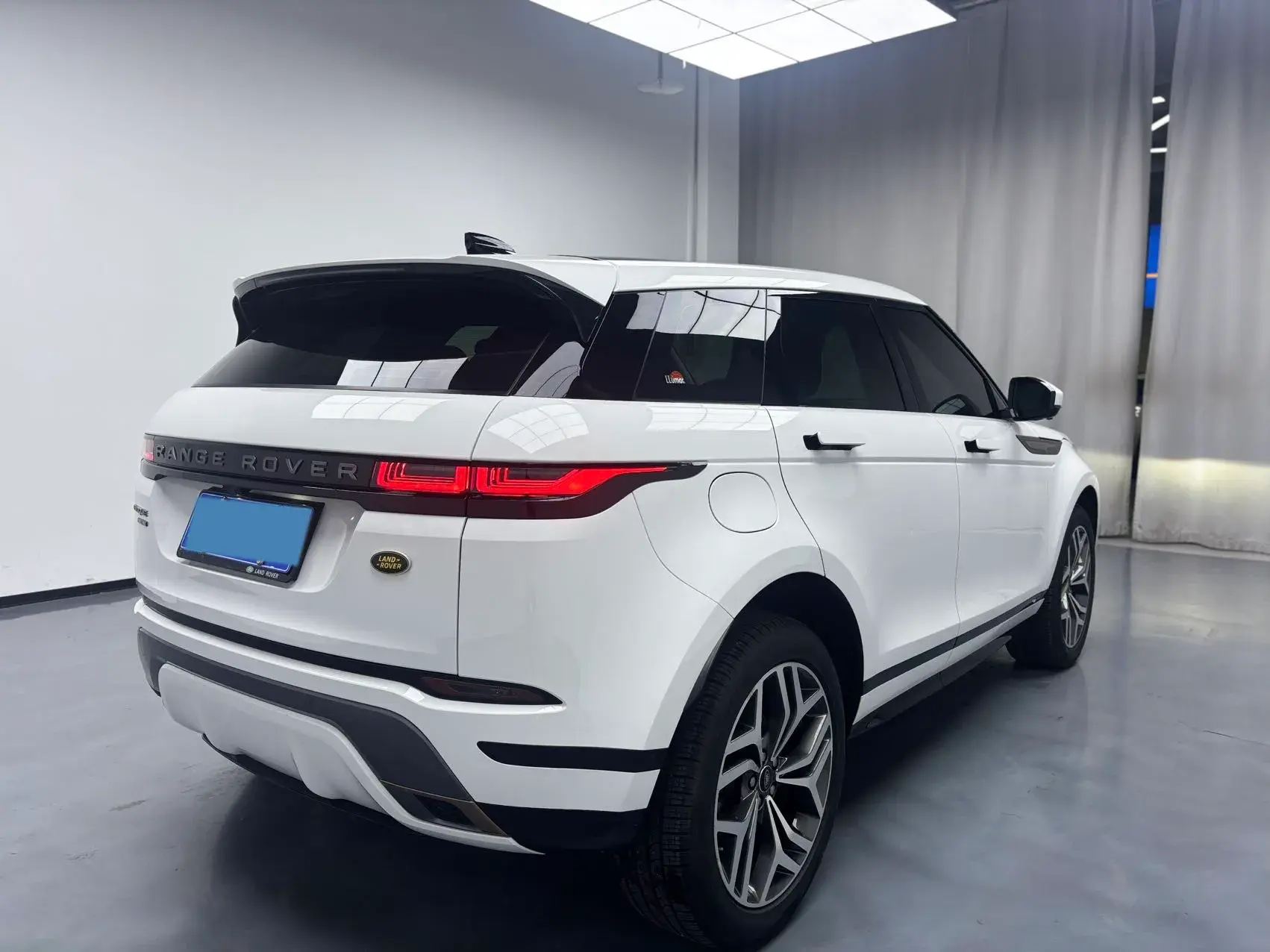 2020 LAND ROVER thumbnail 3