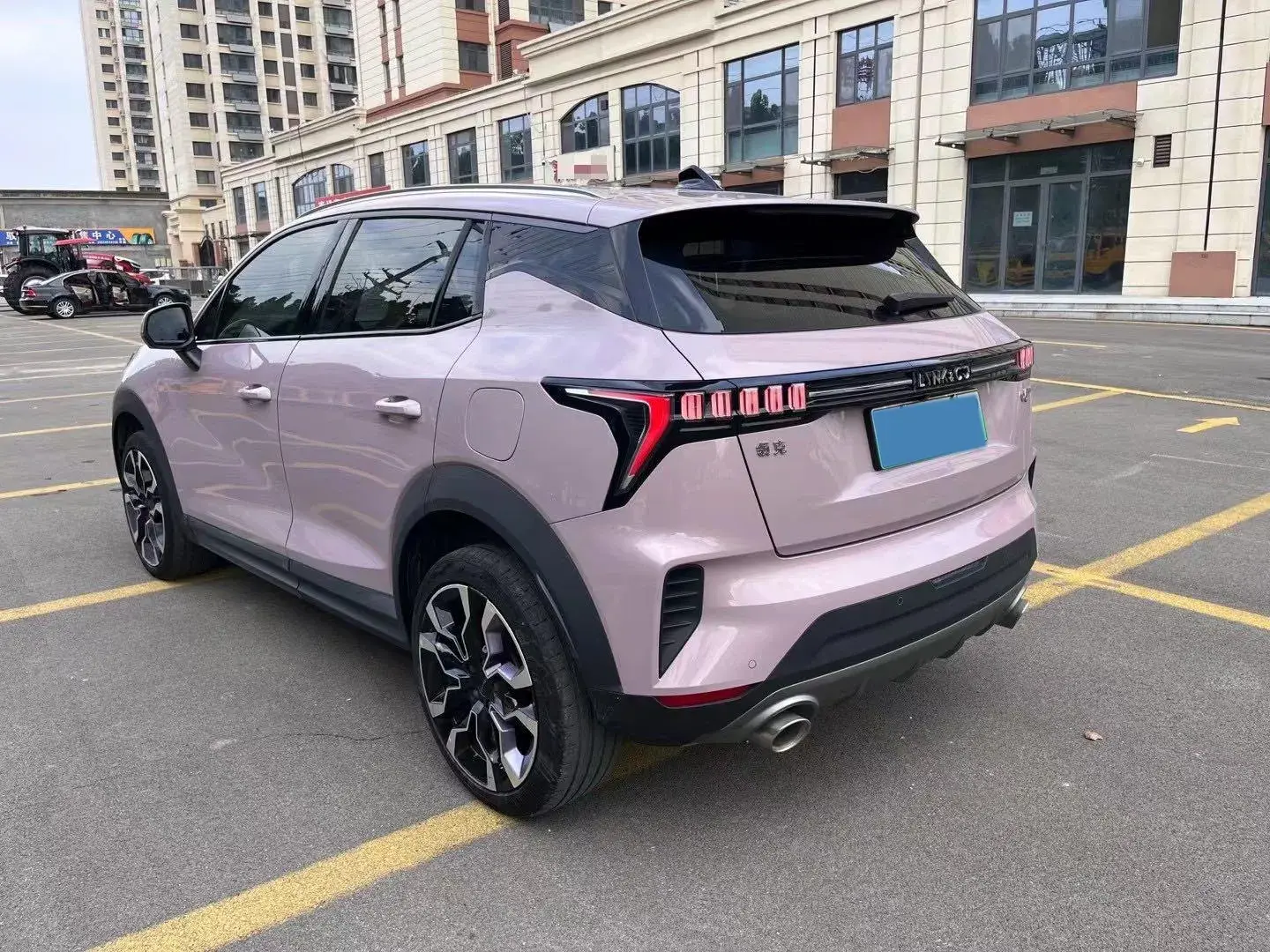 2022 LYNK&CO 06 thumbnail 3