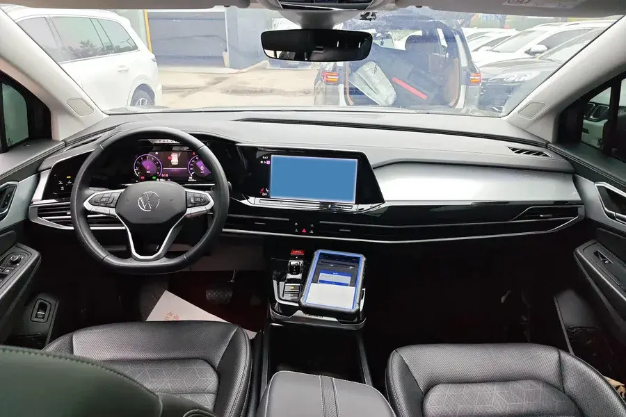 2022 VOLKSWAGEN TALAGON thumbnail 4