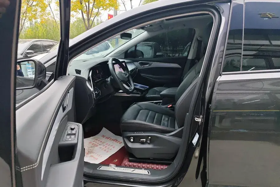 2022 VOLKSWAGEN TALAGON thumbnail 3