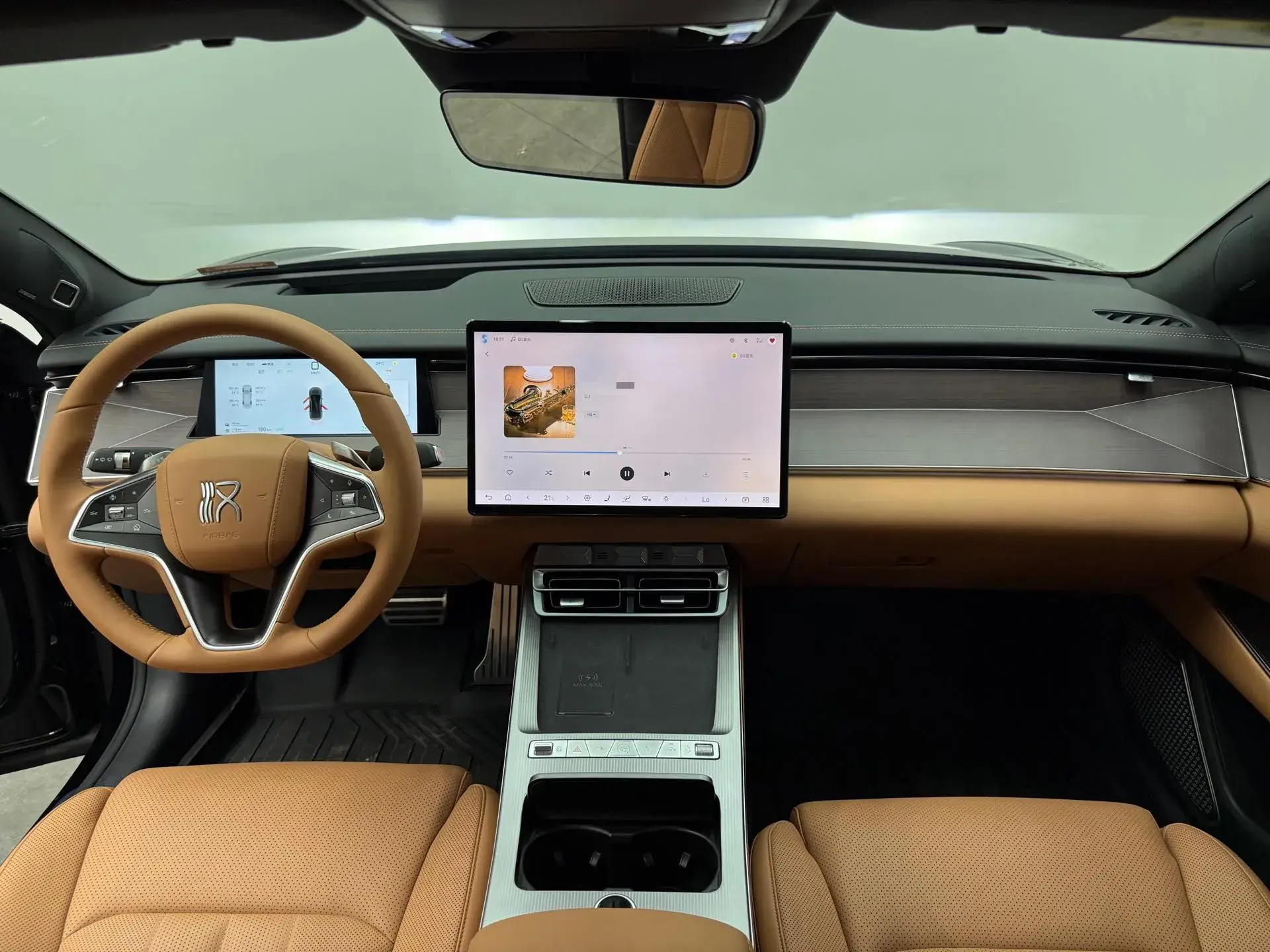 2025 BYD HANL thumbnail 3