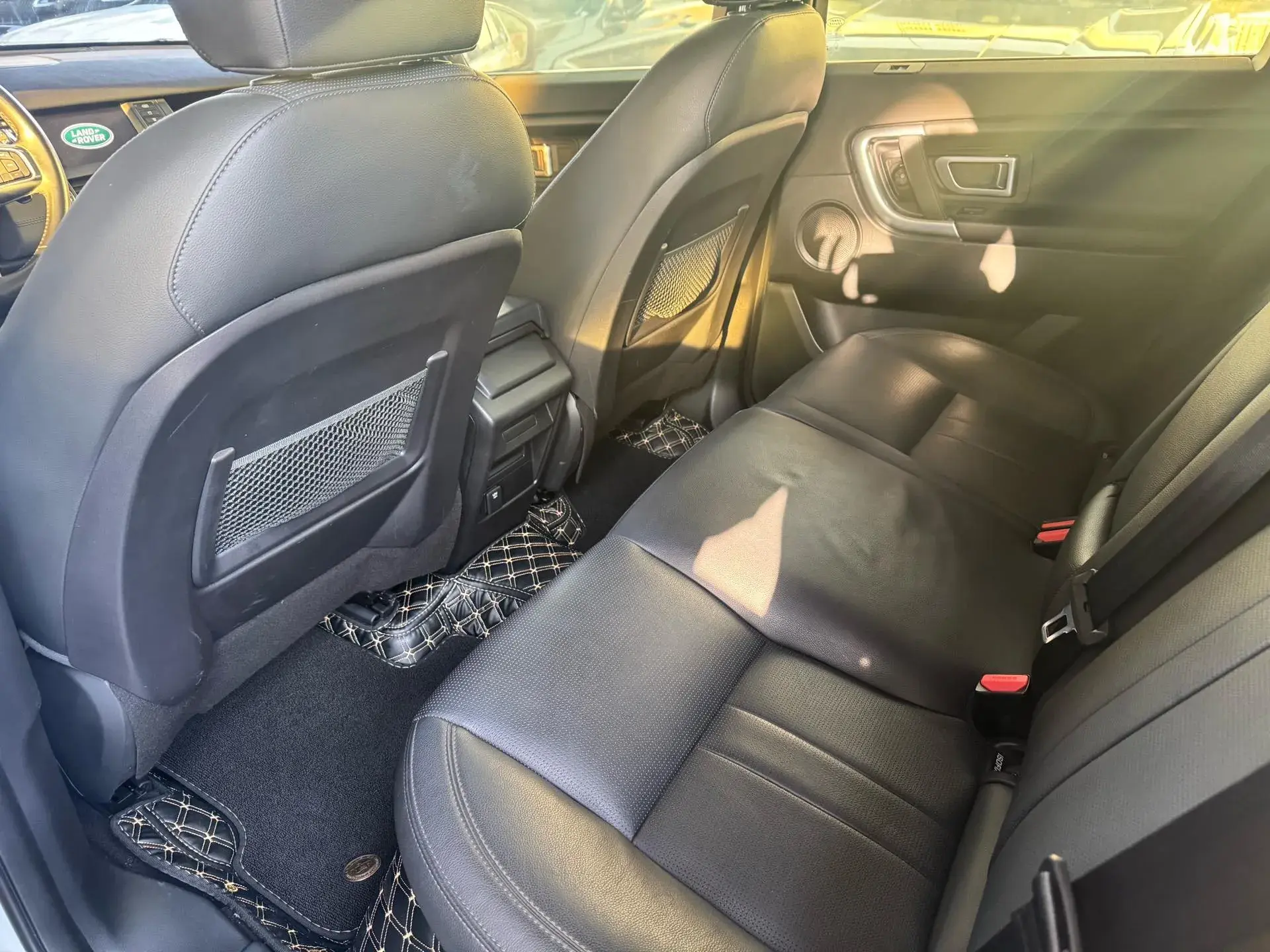 2018 LAND ROVER thumbnail 3