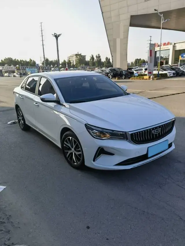 2023 GEELY EMGRAND thumbnail 3