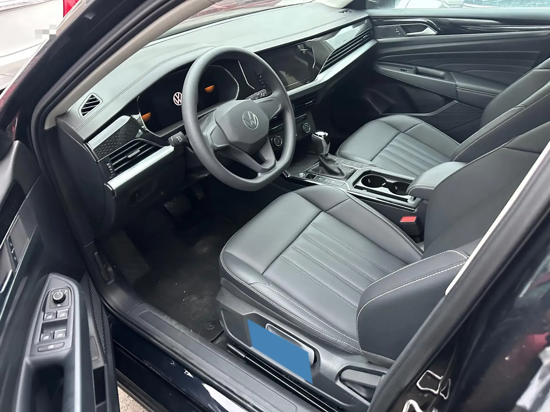 2022 VOLKSWAGEN PASSAT thumbnail 4