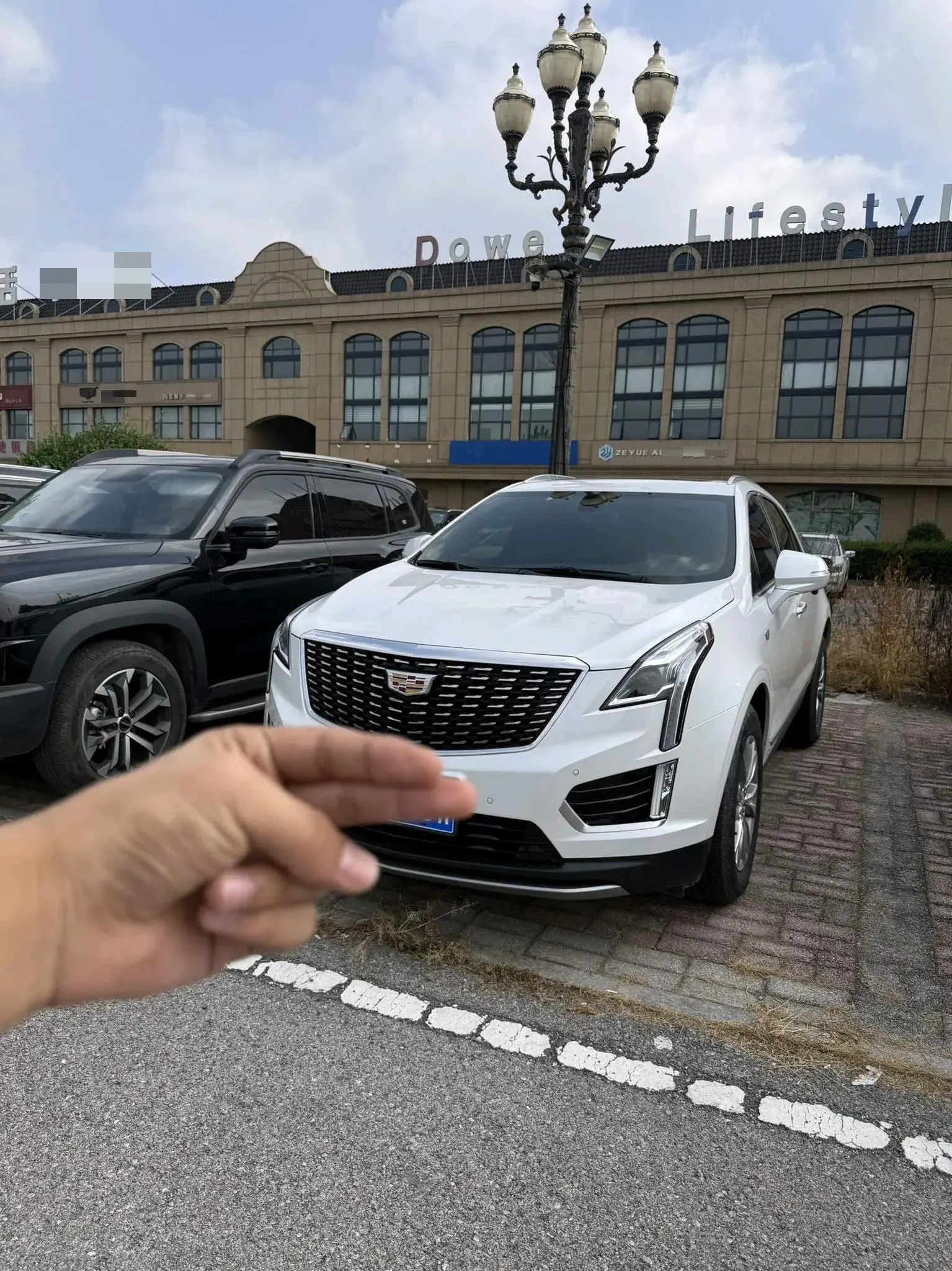 2022 CADILLAC XT5 view 1