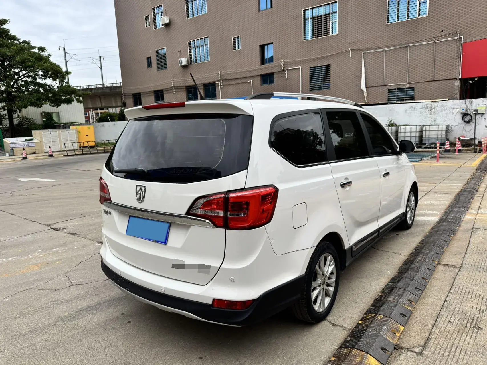 2016 BAOJUN 730 thumbnail 4