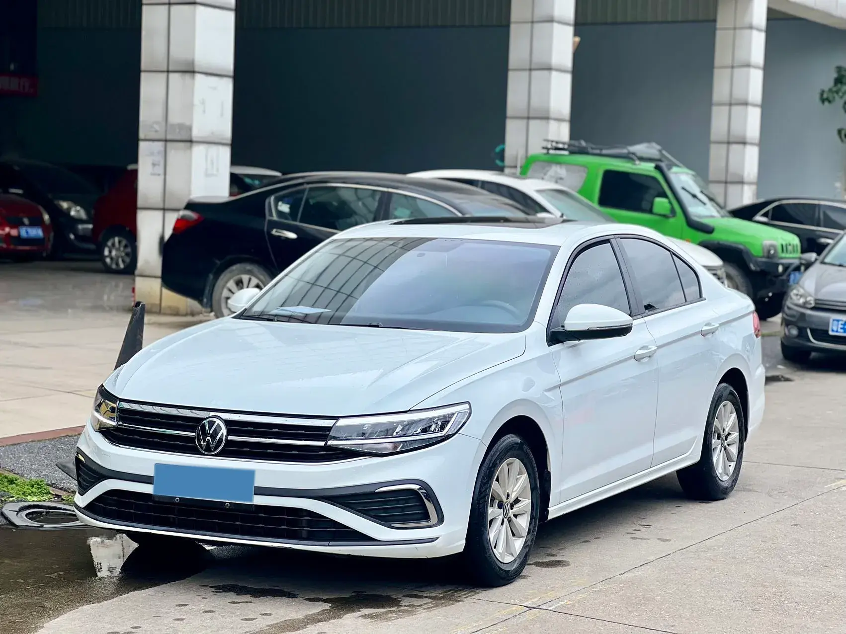 2023 VOLKSWAGEN BORA view 1