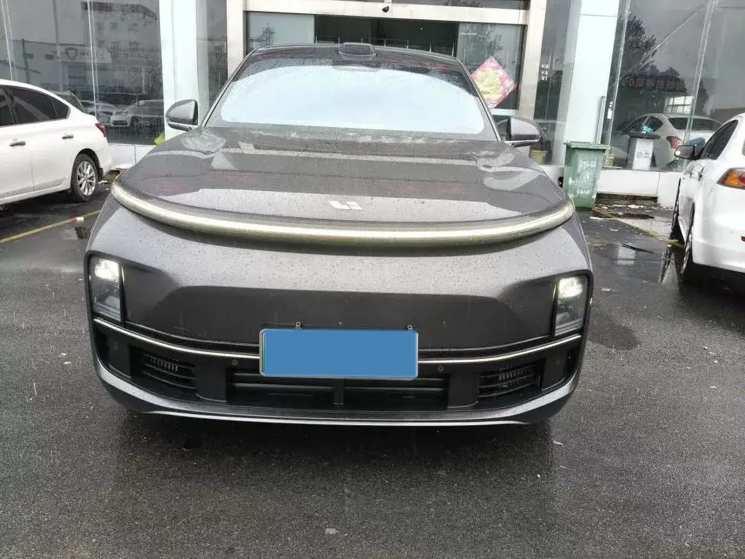 2022 LI L9 thumbnail 2