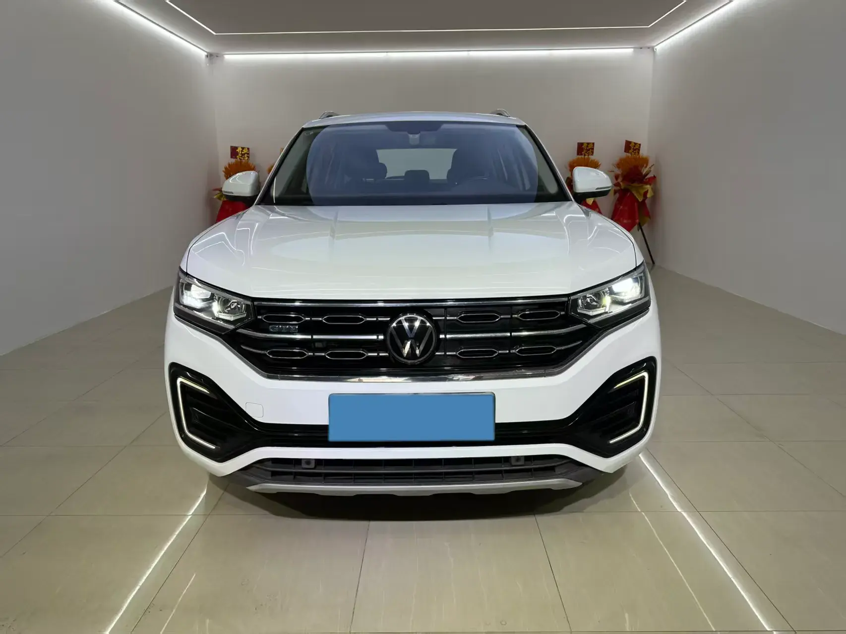 2020 VOLKSWAGEN TAYRON thumbnail 2