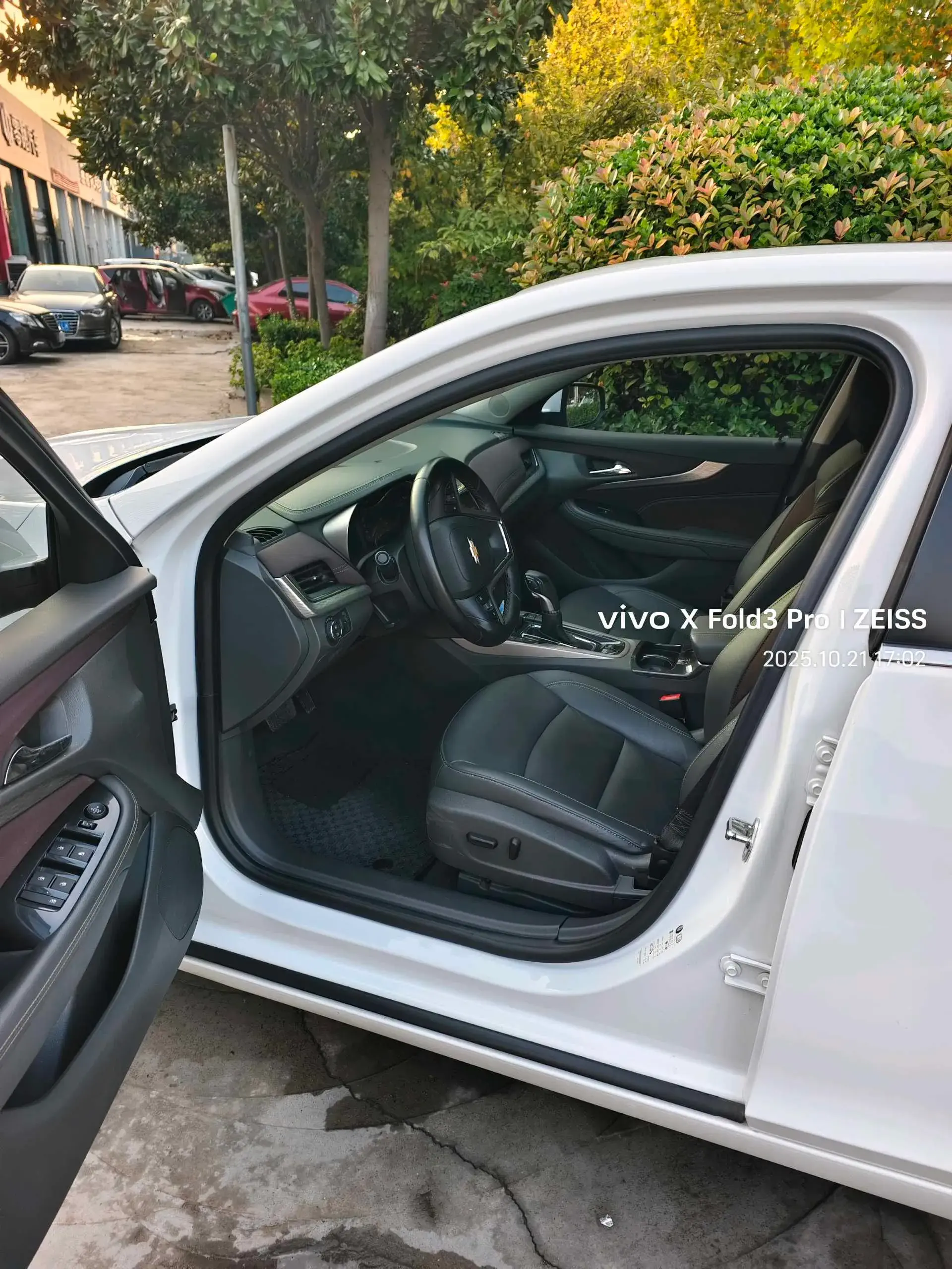 2018 CHEVROLET MALIBU thumbnail 3