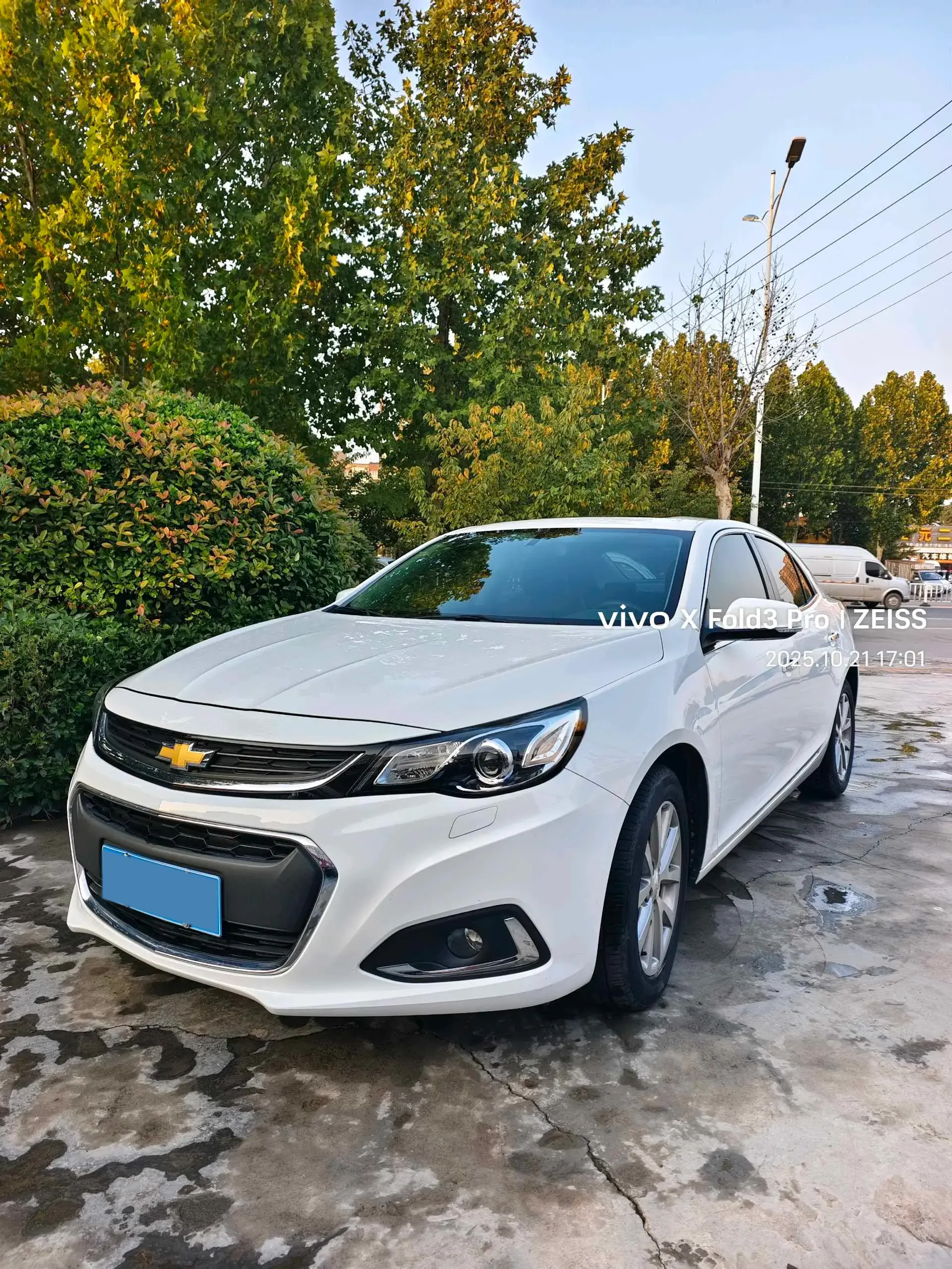 2018 CHEVROLET MALIBU view 1