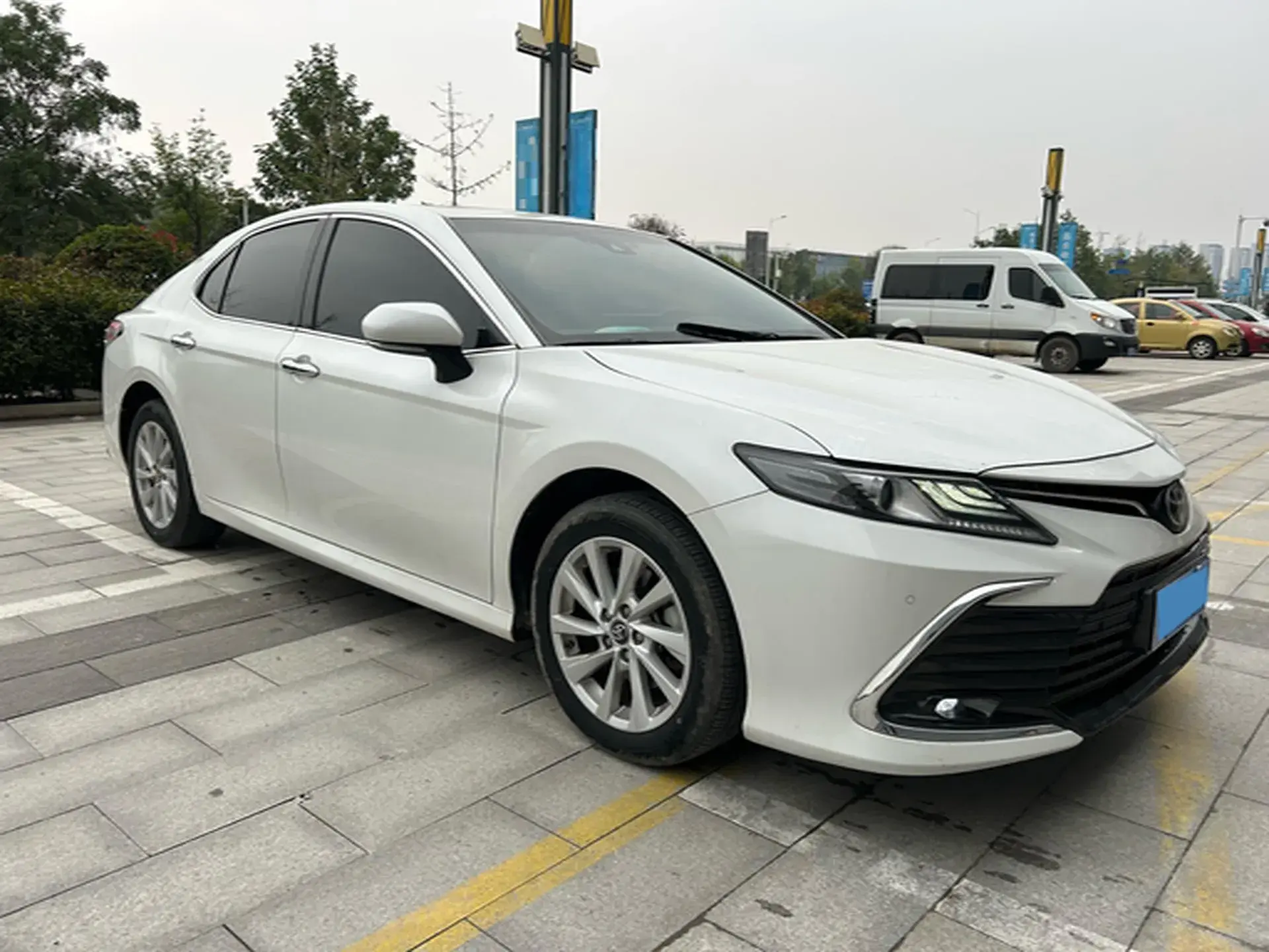 2021 TOYOTA CAMRY thumbnail 2