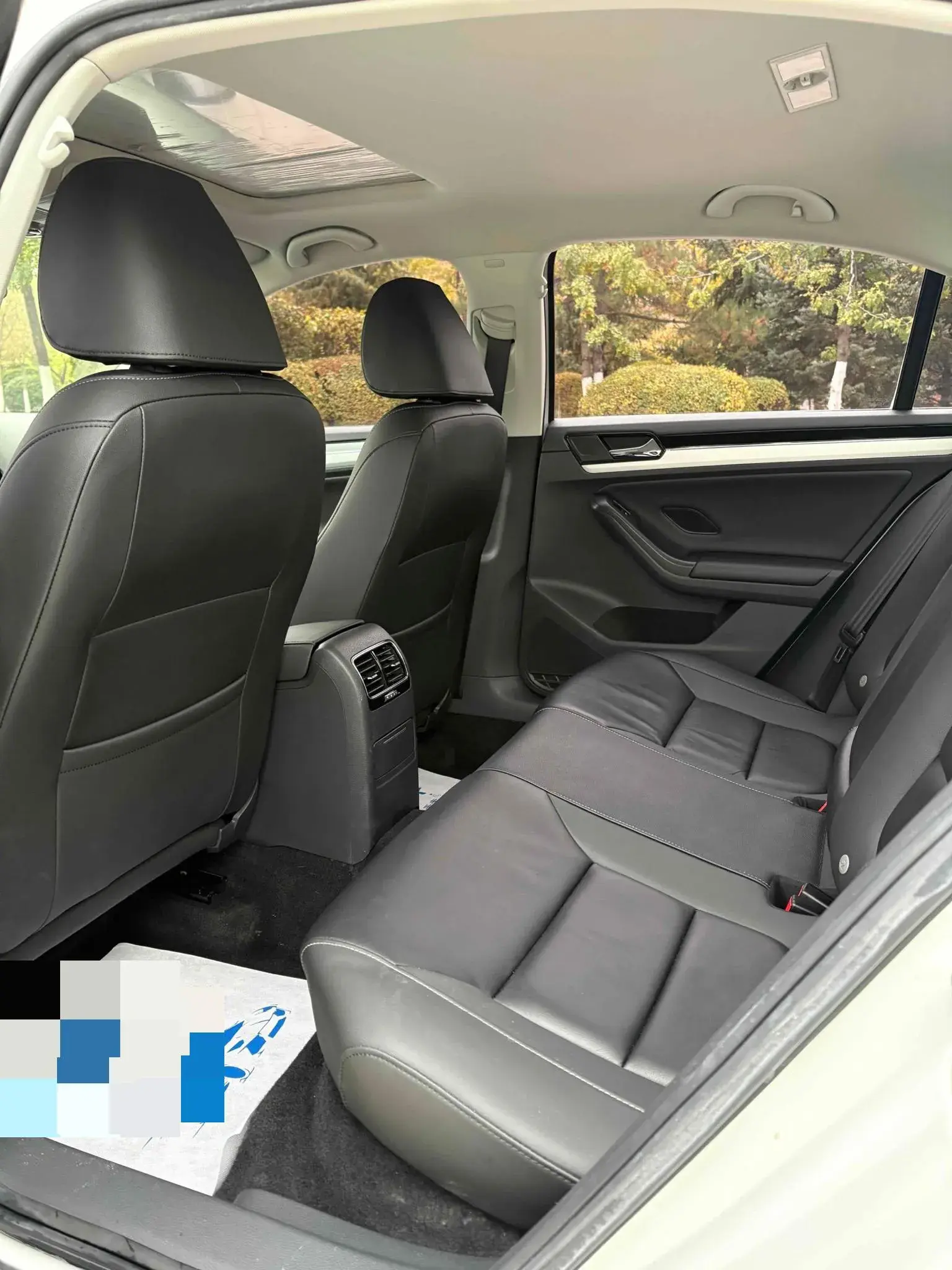 2018 VOLKSWAGEN SAGITAR thumbnail 3