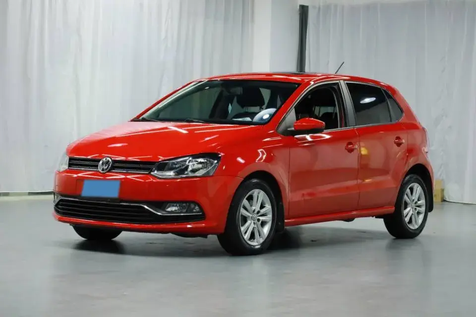 2018 VOLKSWAGEN POLO view 1