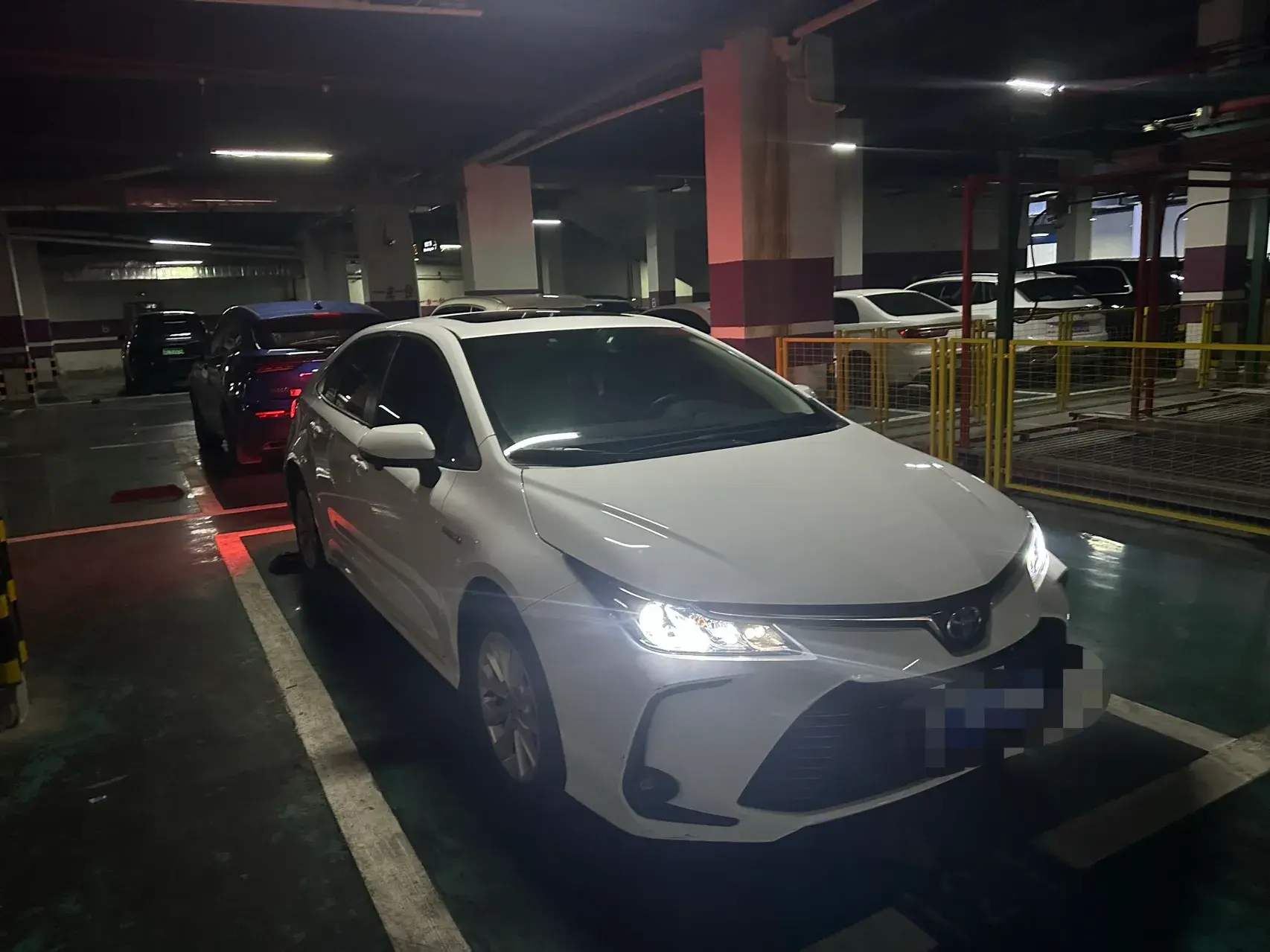 2021 TOYOTA COROLLA thumbnail 3