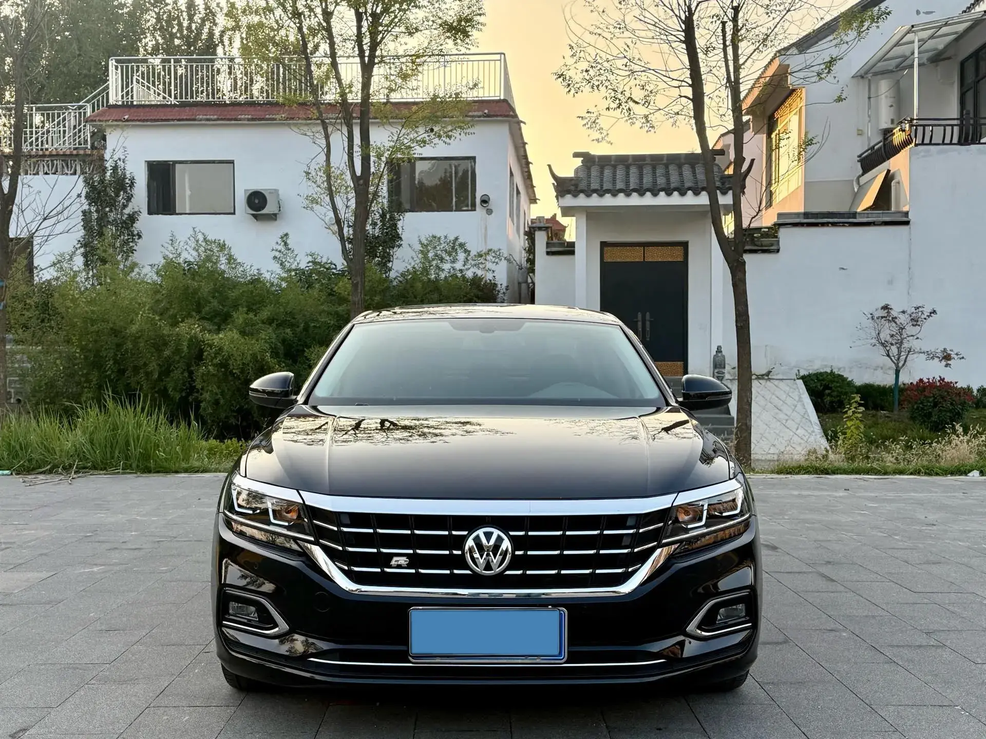 2019 VOLKSWAGEN PASSAT thumbnail 2