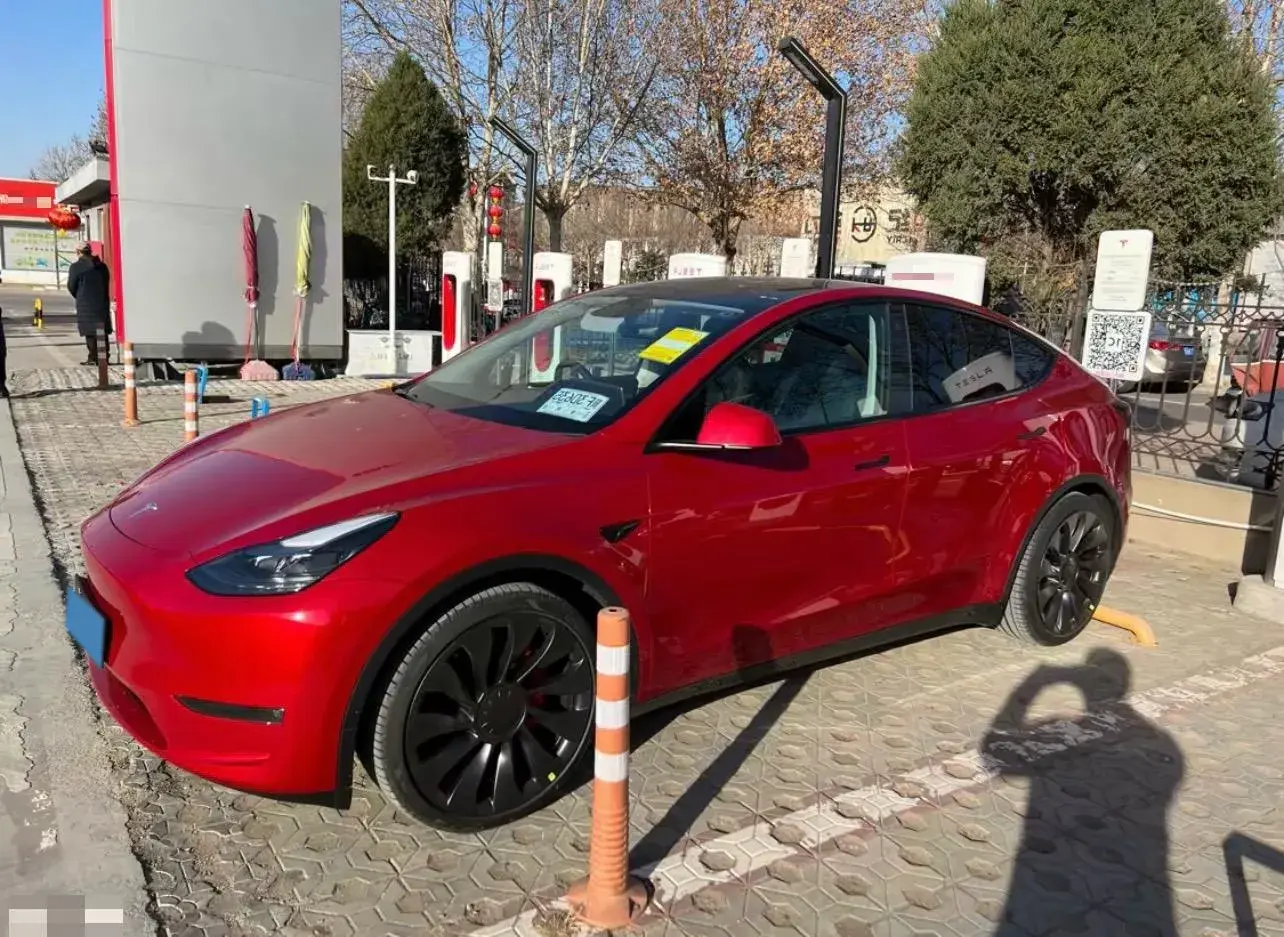 2022 TESLA MODEL view 1