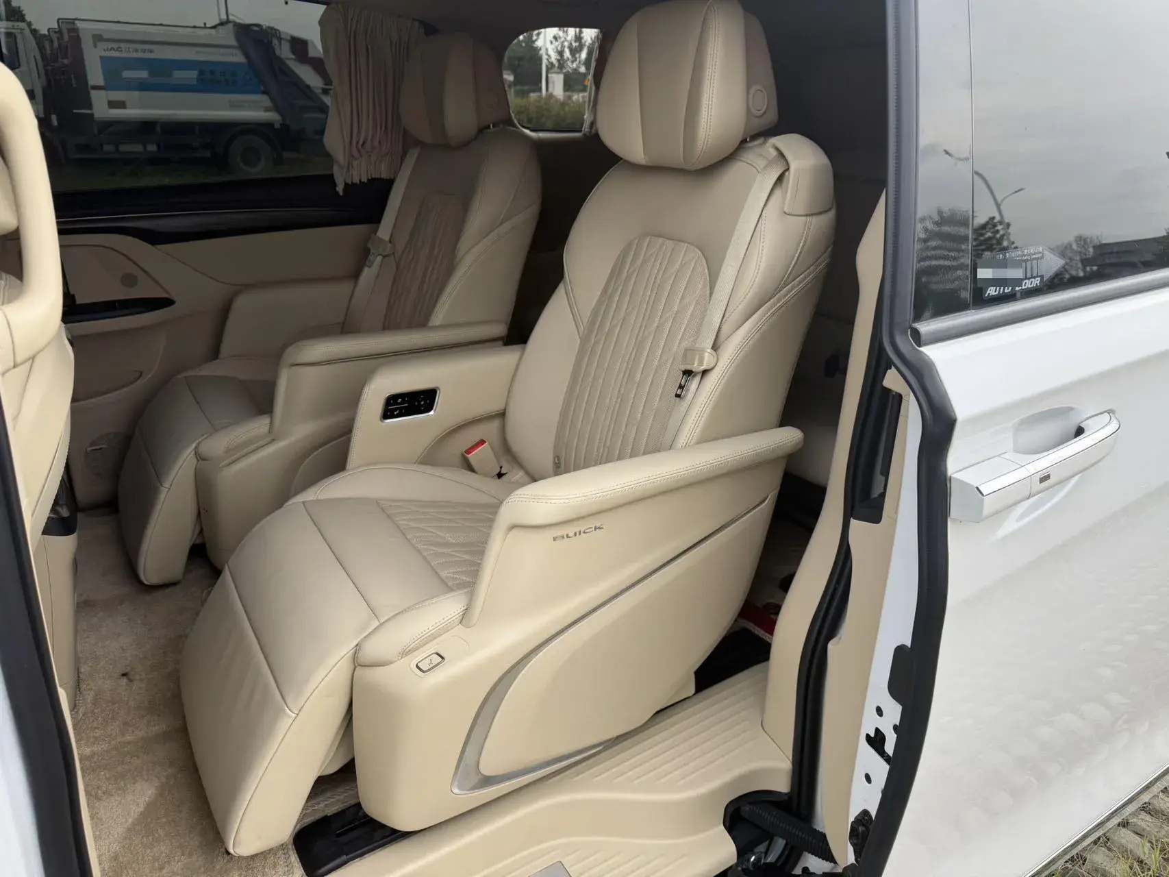 2022 BUICK GL8 thumbnail 3