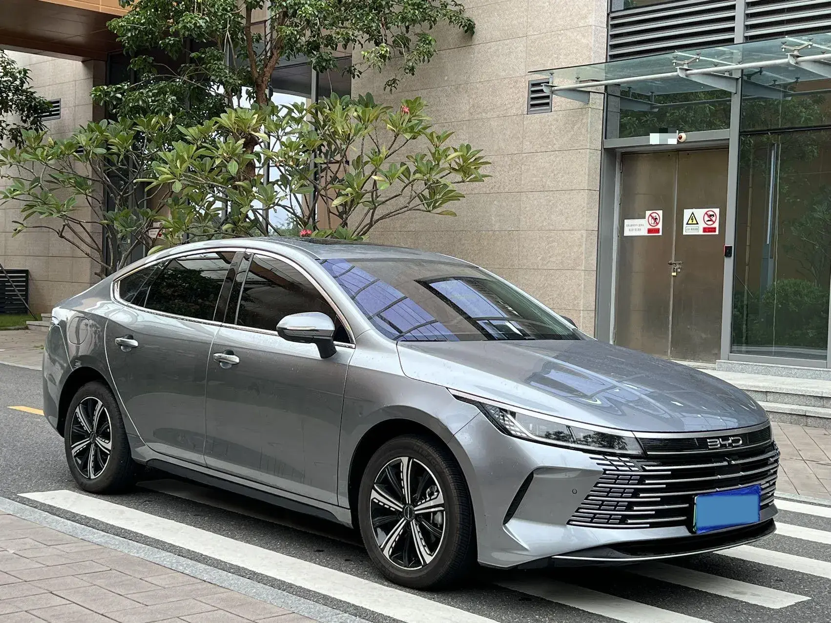 2023 BYD DESTROYER thumbnail 3