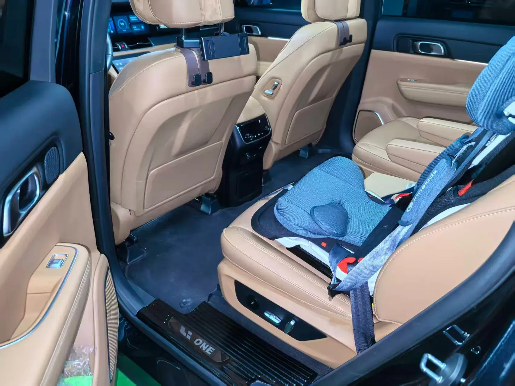 2021 LI ONE thumbnail 4